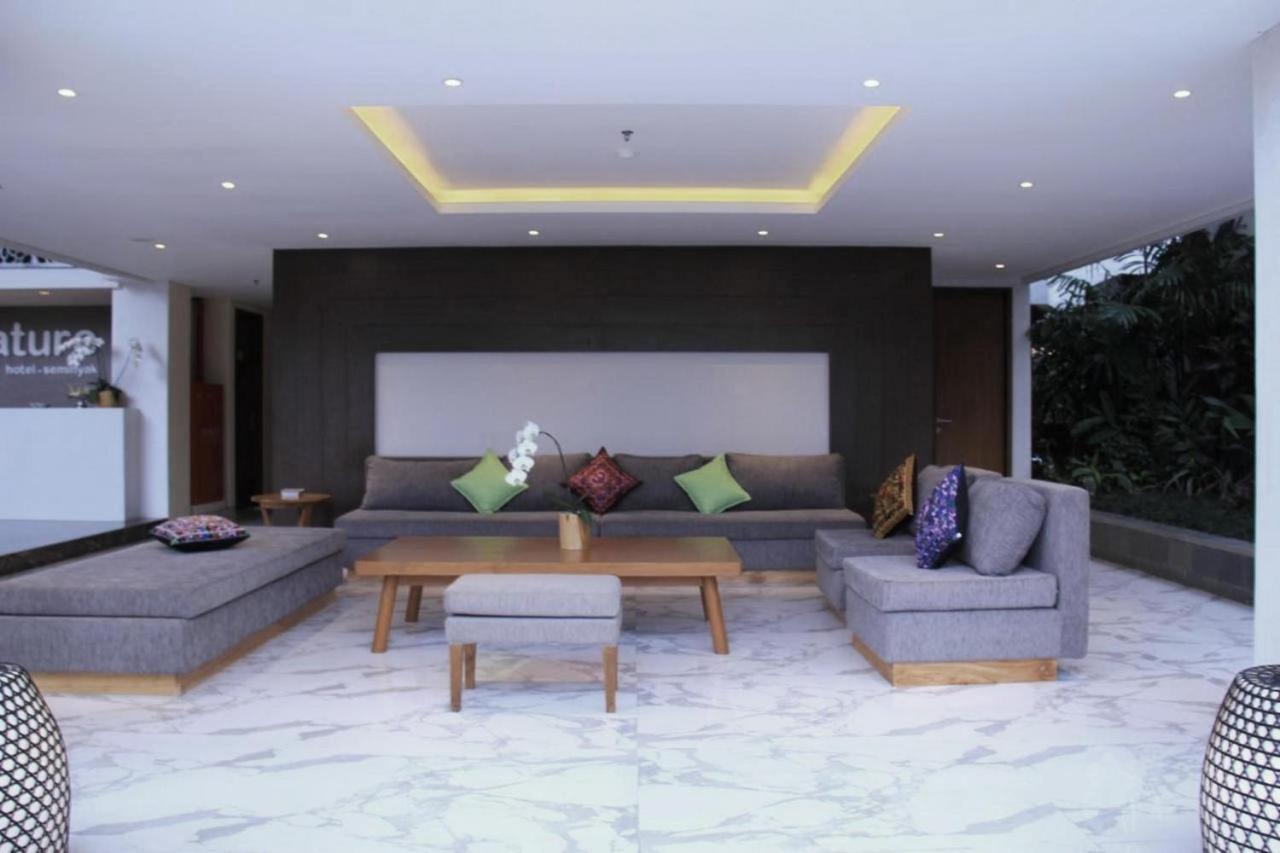 Signature Seminyak Hotel ภายนอก รูปภาพ